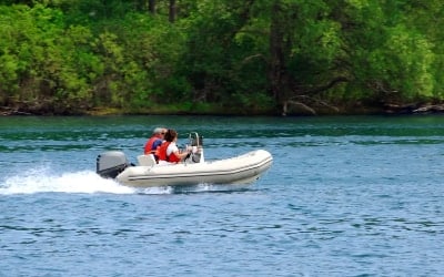 Alquiler de lancha sin licencia en el río Pisuerga