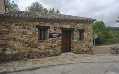 El Pozo - Casa rural que acepta mascotas en Madrid (La Serna del Monte