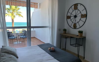 Lujoso estudio frontal al mar - Apartamento pet friendly en Torremolinos