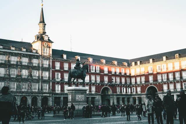 Plaza Mayor de Madrid, un lugar pet friendly donde pasear con tu perro