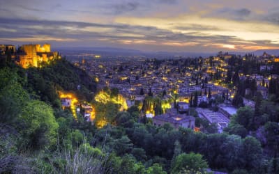 Tour de los Misterios y Leyendas de Granada