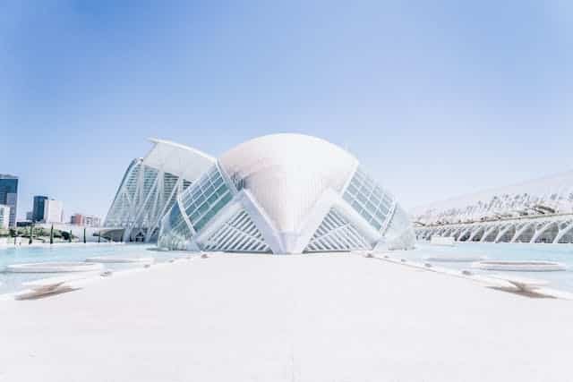 La Ciudad de las Artes y las Ciencias de Valencia es un espacio abierto y pet friendly