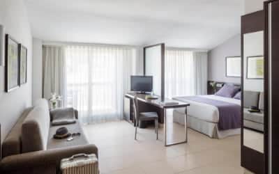 Aqua Hotel Montagut Suites hotel que admite mascotas en Santa Susanna