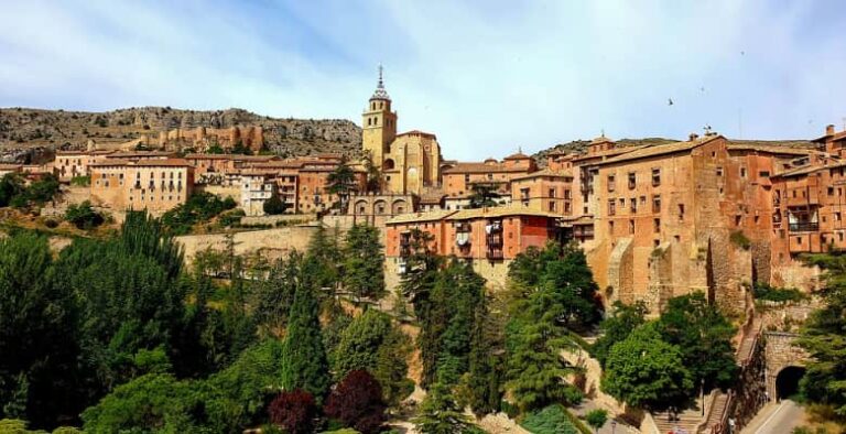 Apartamentos y hoteles que admiten mascotas en Albarracín