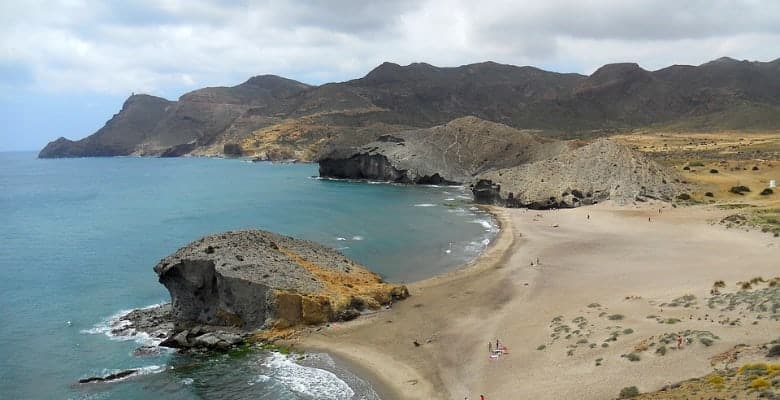 Campings y bungalows que admiten mascotas en Almería