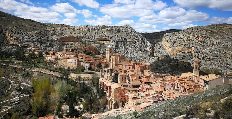 Casas Rurales que admiten mascotas en Albarracín y Teruel