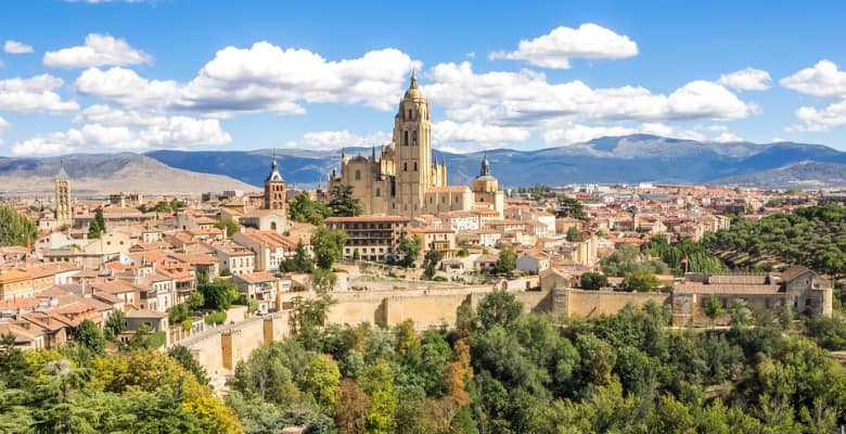 Hoteles que admiten mascotas en Segovia